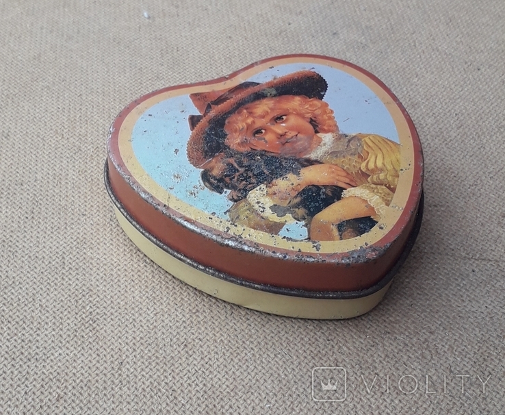 Винтажная коробочка от конфет СССР Девочка с собачкой, фото №2