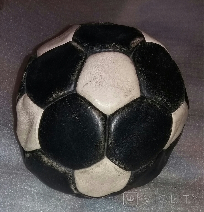 A soccer ball from the past, photo number 7