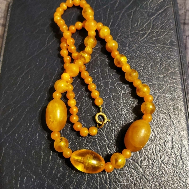 Amber-colored beads, photo number 2