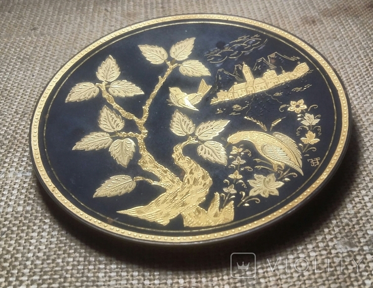 Авторская тарелка ключница с дамасским золочением Птицы. Мельхиор. Испания, фото №2