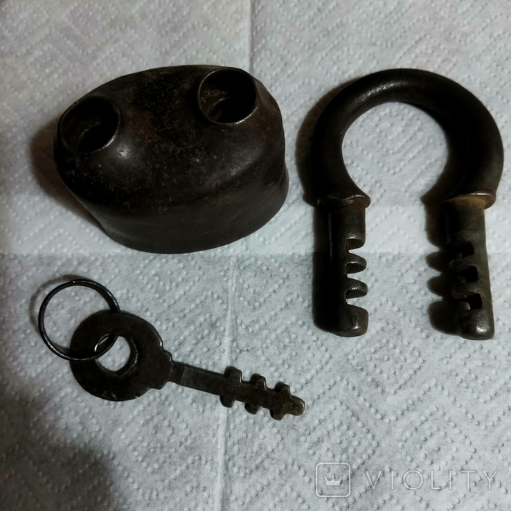 Padlock with key, photo number 2