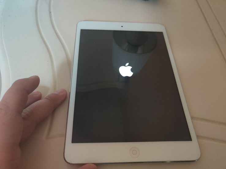 Планшет Apple iPad mini Wi-Fi + LTE 64 GB White (MD545FD/A)
