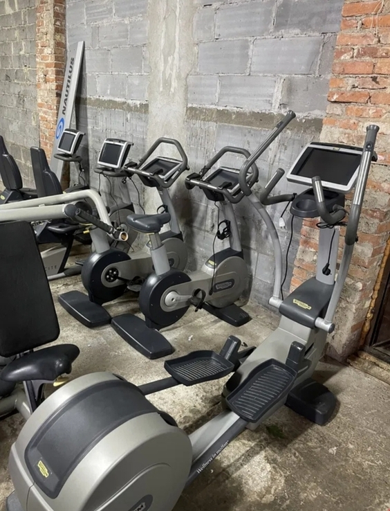 Професійний орбітрек Technogym synchro excite 700TV, numer zdjęcia 3