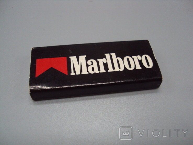Marlboro matches size 2.5 x 5.4 cm, photo number 3