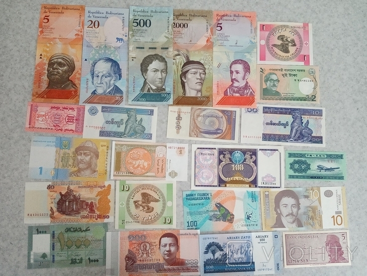 #7 — World – A set of 100 UNC world banknotes are all different, photo number 5