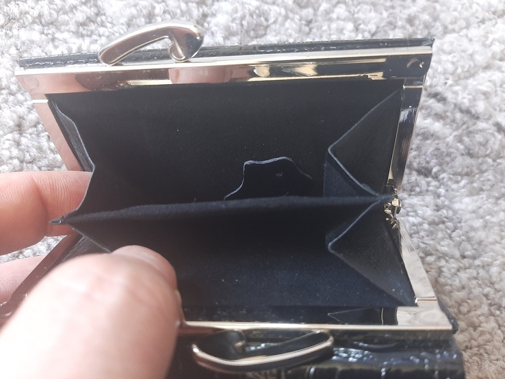 Кожаный черный женский кошелек dr.koffer (лакированный), фото №6