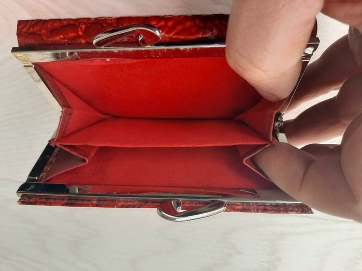 Женский кожаный кошелек dr.koffer с декоративным покрытием (красный), фото №5