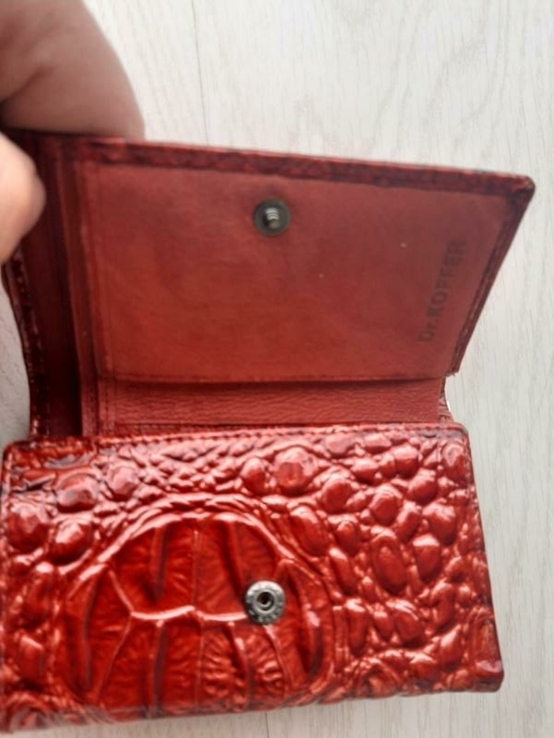 Женский кожаный кошелек dr.koffer с декоративным покрытием (красный), фото №6