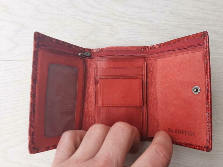 Женский кожаный кошелек dr.koffer с декоративным покрытием (красный), фото №8