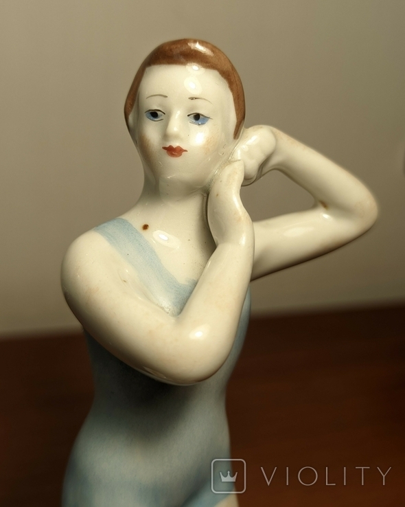COPY. Figurine "Young bather", photo number 9