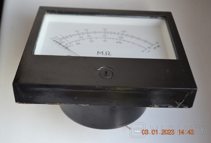 Megohmmeter. The pointing device (relay) of the insulation monitoring device. 1987 model year, photo number 8