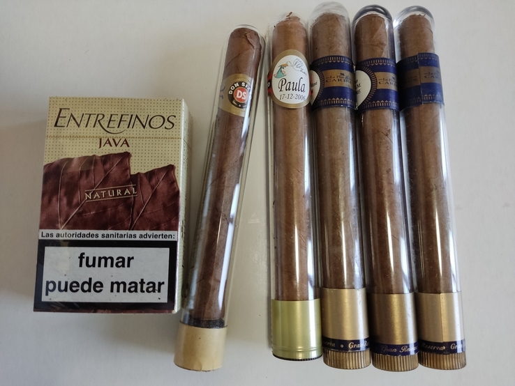 Сигары Caribes, Don Sixto и пачка мини-сигар Entrefinos