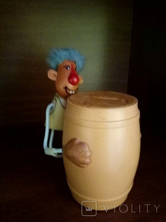 Piggy bank from Berezka, a man with a barrel of beer, a souvenir of the USSR, photo number 2