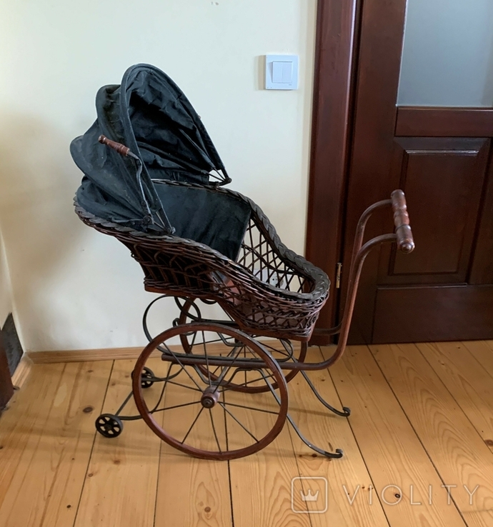 Antique top wooden stroller