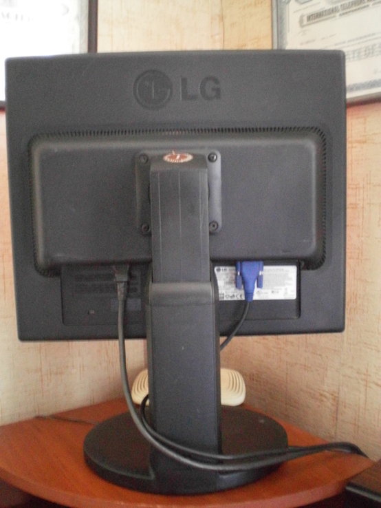 LG Flatron L1942P, numer zdjęcia 3