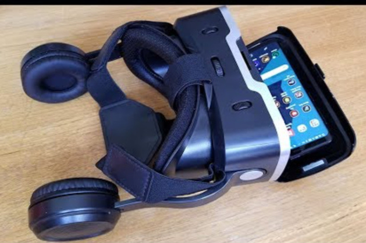 VR-окуляри BRAVIS