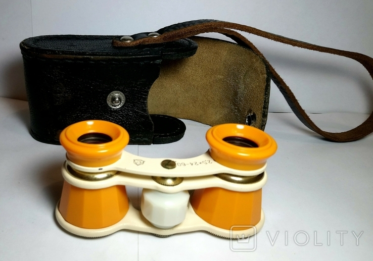 Theatrical binoculars 2.5 * 24-60, with a native leather cover of the USSR. Beautiful color.