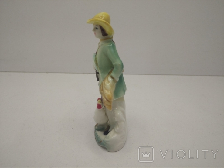 Фигурка Деревенского парня с петухом миниатюра керамика клеймо Европа, фото №4