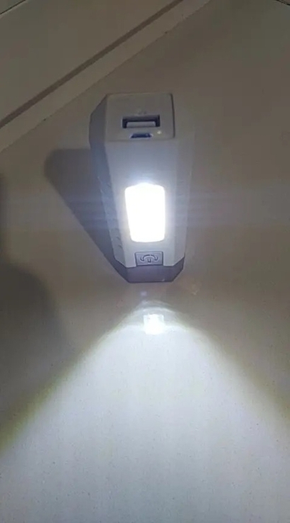 Портативный ручной фонарь с функцией павербанка, фото №4