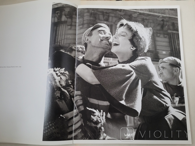 Woman in the Mirror. Richard Avedon, photo number 9