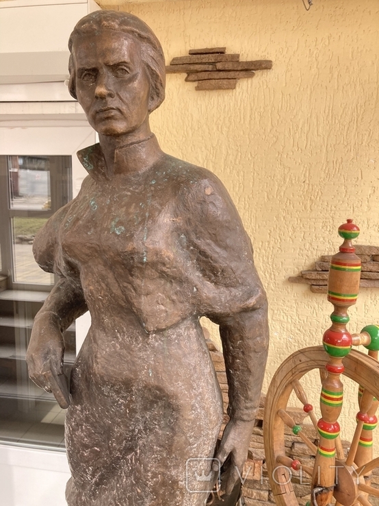 Бронзова скульптура Лесі Українки, photo number 8