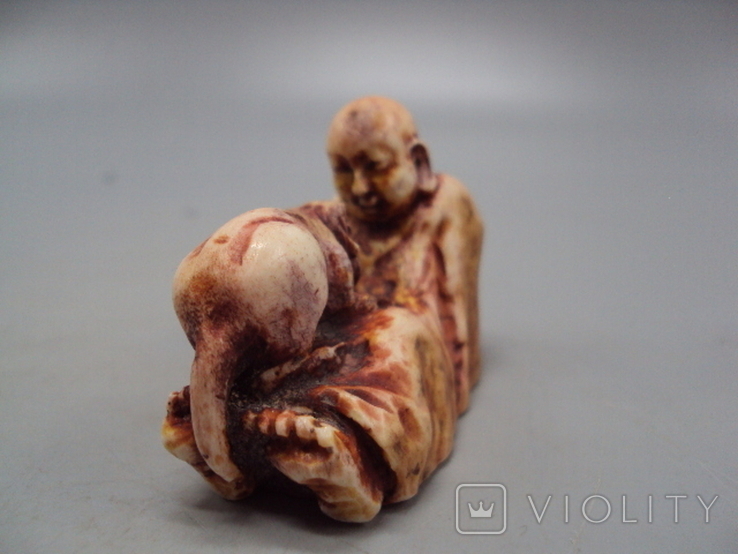 Figure netsuke bone mammoth tusk miniature Japanese sitting with a dog 4.3x5.7 cm weight 46.68 g, photo number 8