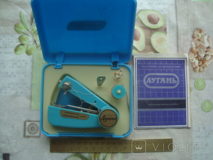 Portable sewing machine of the USSR Lugan, photo number 3