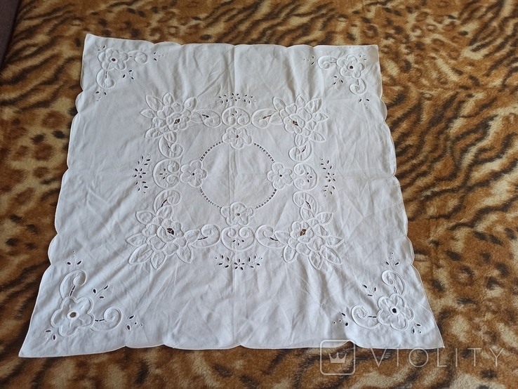 Richelieu tablecloth