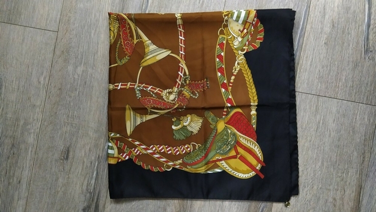 Италия. Большой светло коричневый платок с жокейским мотивом, клеймо, роуль, новый., photo number 2