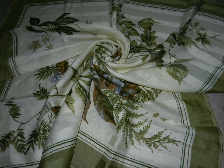 Италия большой бежевый платок с салатовыми листьями,новый,роуль, фото №4