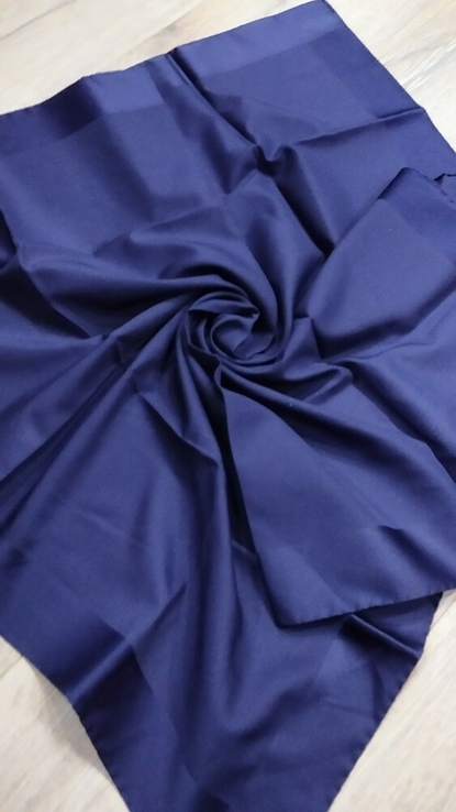 Италия большой темно синий однотонный платок, роуль,новый, фото №3