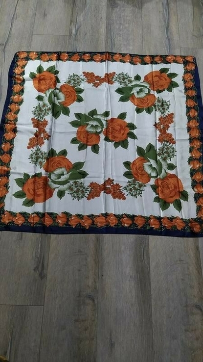 Италия!белый большой атласный платок с оранжевыми розами,шаль, 95*93 см, photo number 5