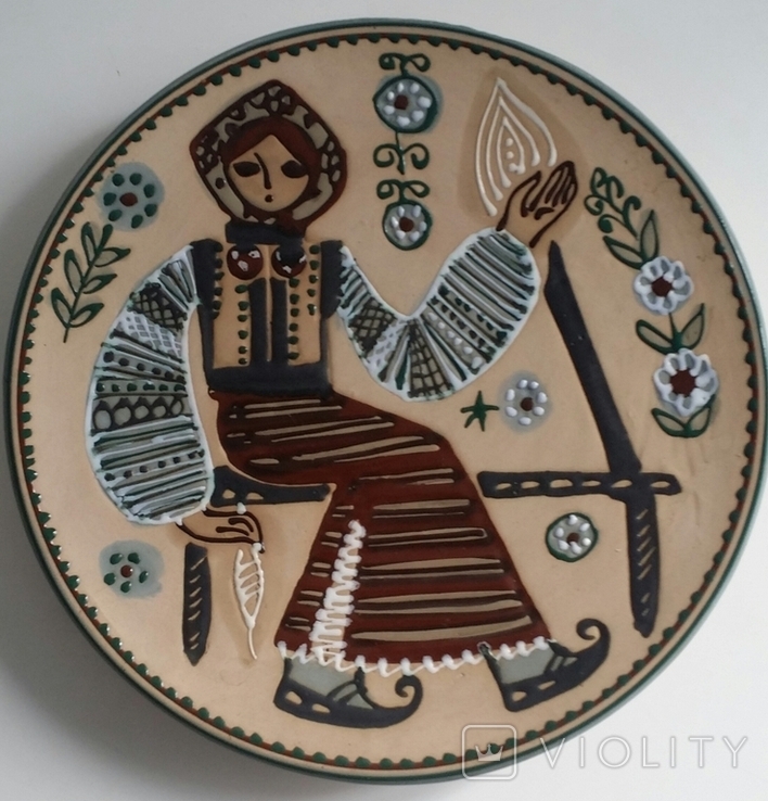 LKSF, Hutsulka-weaver plate
