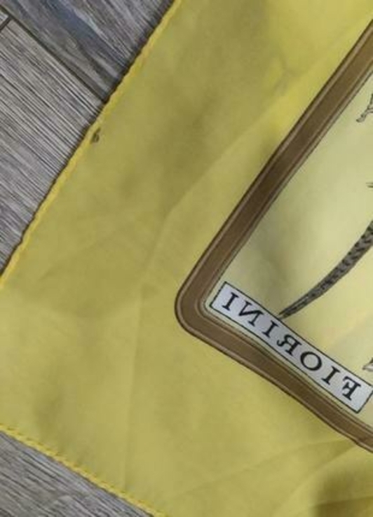 Fiorini,италия большой подписной желтый платок с тетеревами, photo number 8