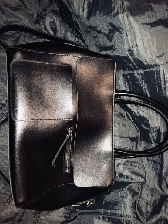 Сумка Prada ,и кожаная просто сумка с дефектом без клипсы, фото №8