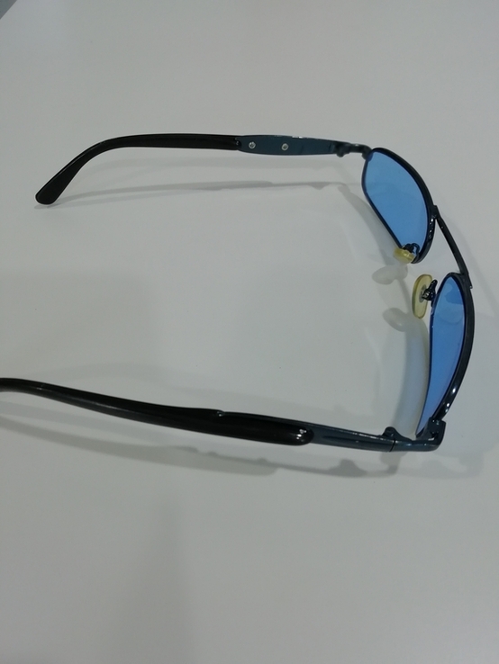Синие солнцезащитные очки, фото №3