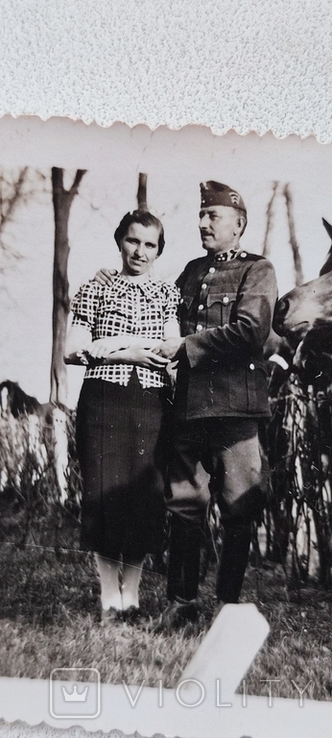 Фото времен Второй Мировой " офицер с женщиной и лошадьми " 1940г., фото №6