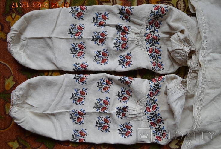 The shirt is old Ukrainian embroidered. Embroidery. Homespun hemp fabric. 123x73 cm. No. 11