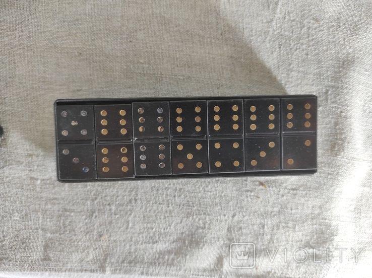 Black dominoes, photo number 3