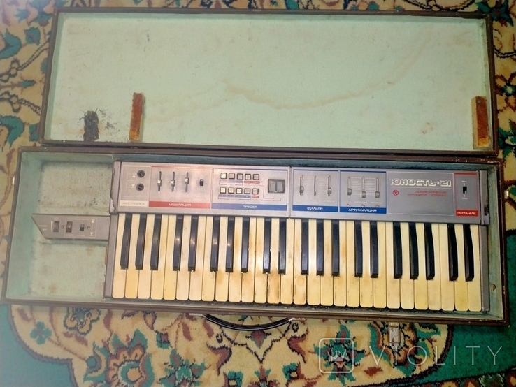 Synthesizer Yunost 21. USSR, 1989