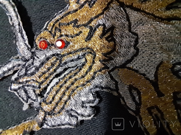 Вышивка золотом декор Серебристый дракон с красными глазами, photo number 4