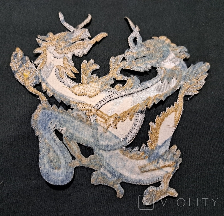 Вышивка золотом декор Серебристый дракон с красными глазами, photo number 6