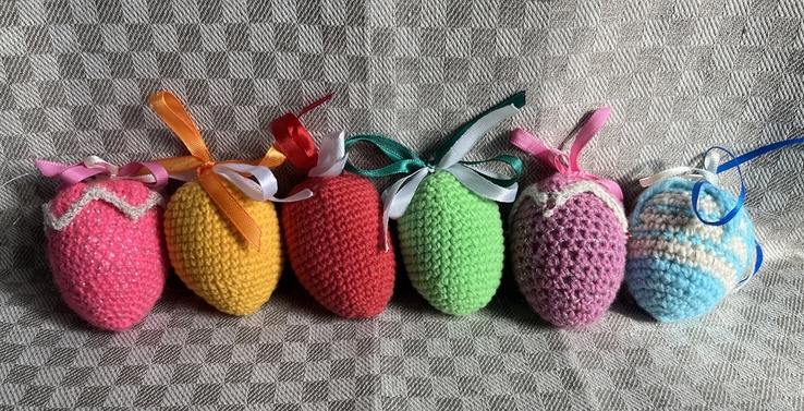 Плетені яйця, Пасхальні яйця вязані гачком, різнобарвні крашанки handmade, фото №3