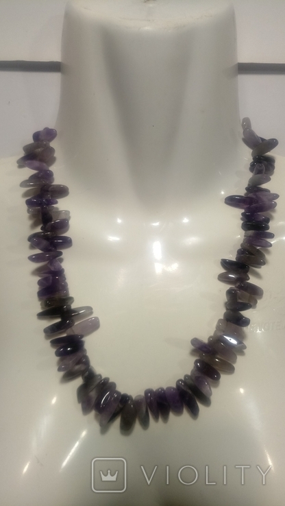 The middle necklace is made of natural stone., photo number 3