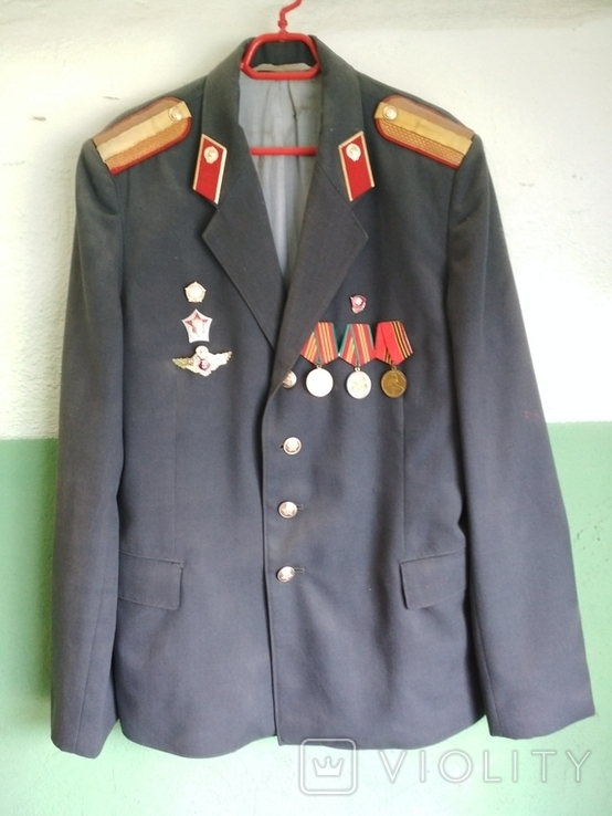 Tunic Uniform of the Ministry of Internal Affairs of the USSR Medals Badges, photo number 2