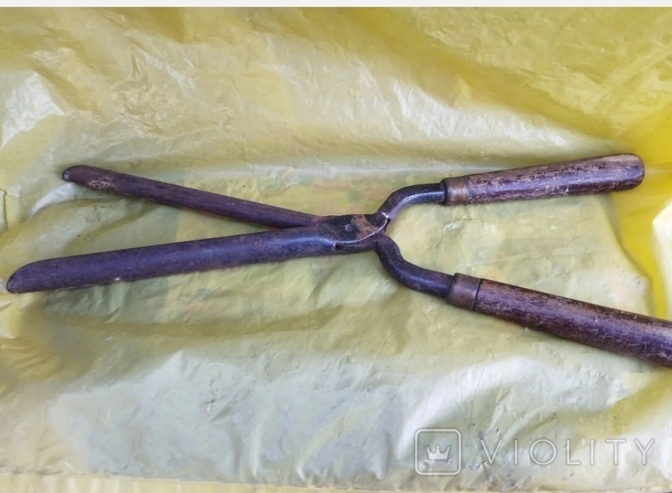 Antique curling iron and hair straightener with a wooden handle from the Leningrad cooperative, photo number 2