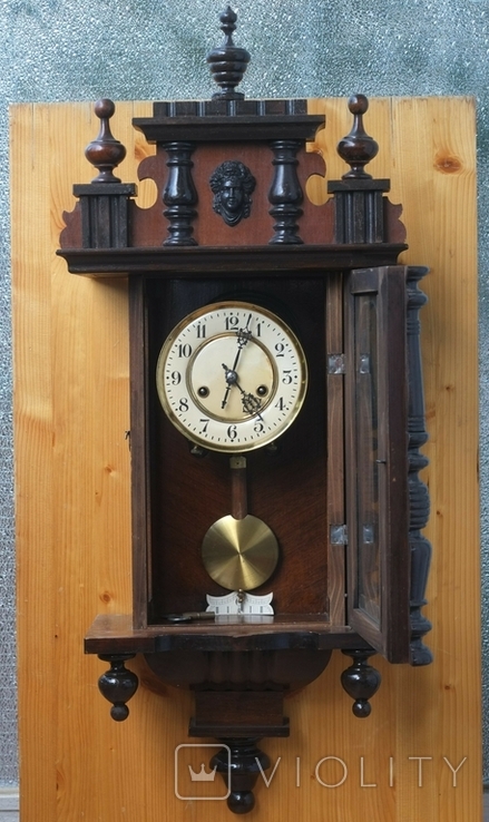 Wall clock with a chime of the 1900s, working, on the go., photo number 3