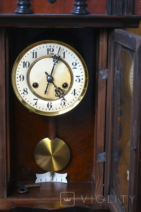 Wall clock with a chime of the 1900s, working, on the go., photo number 4