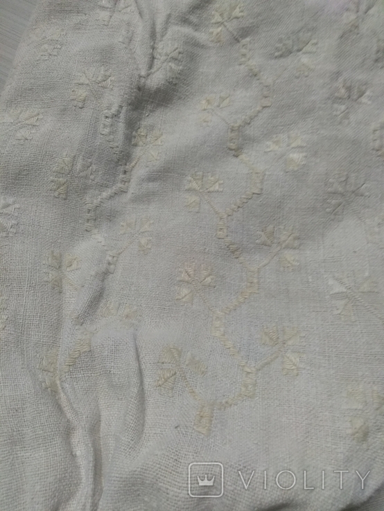 The shirt of 215 whites is made in different styles of embroidery, photo number 8