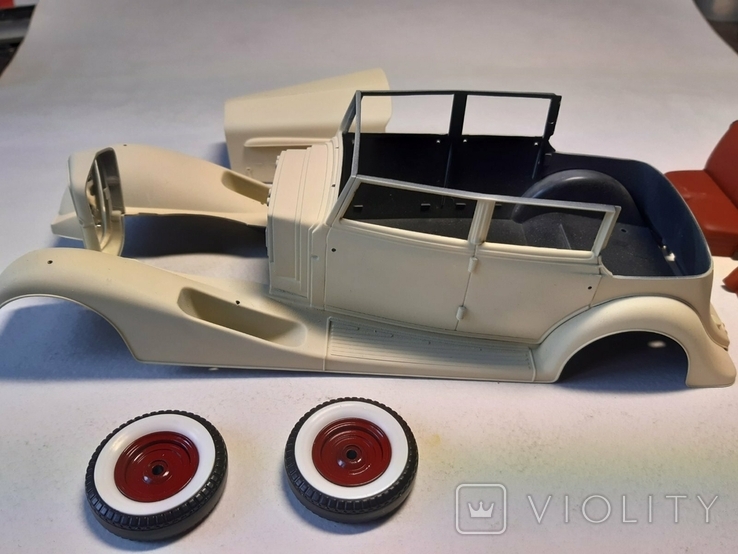 Italeri 3706 - Cadillac Fleetwood 1933 16cyl all weather phaeton, photo number 5